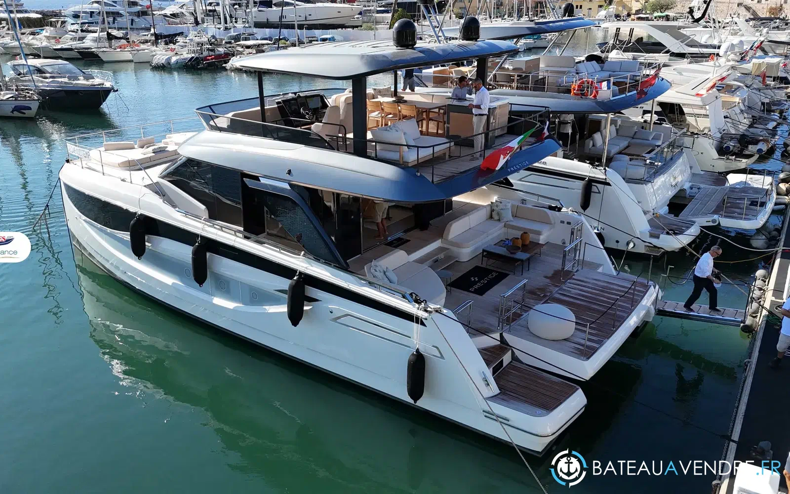 slider 2 Prestige Yachts M7