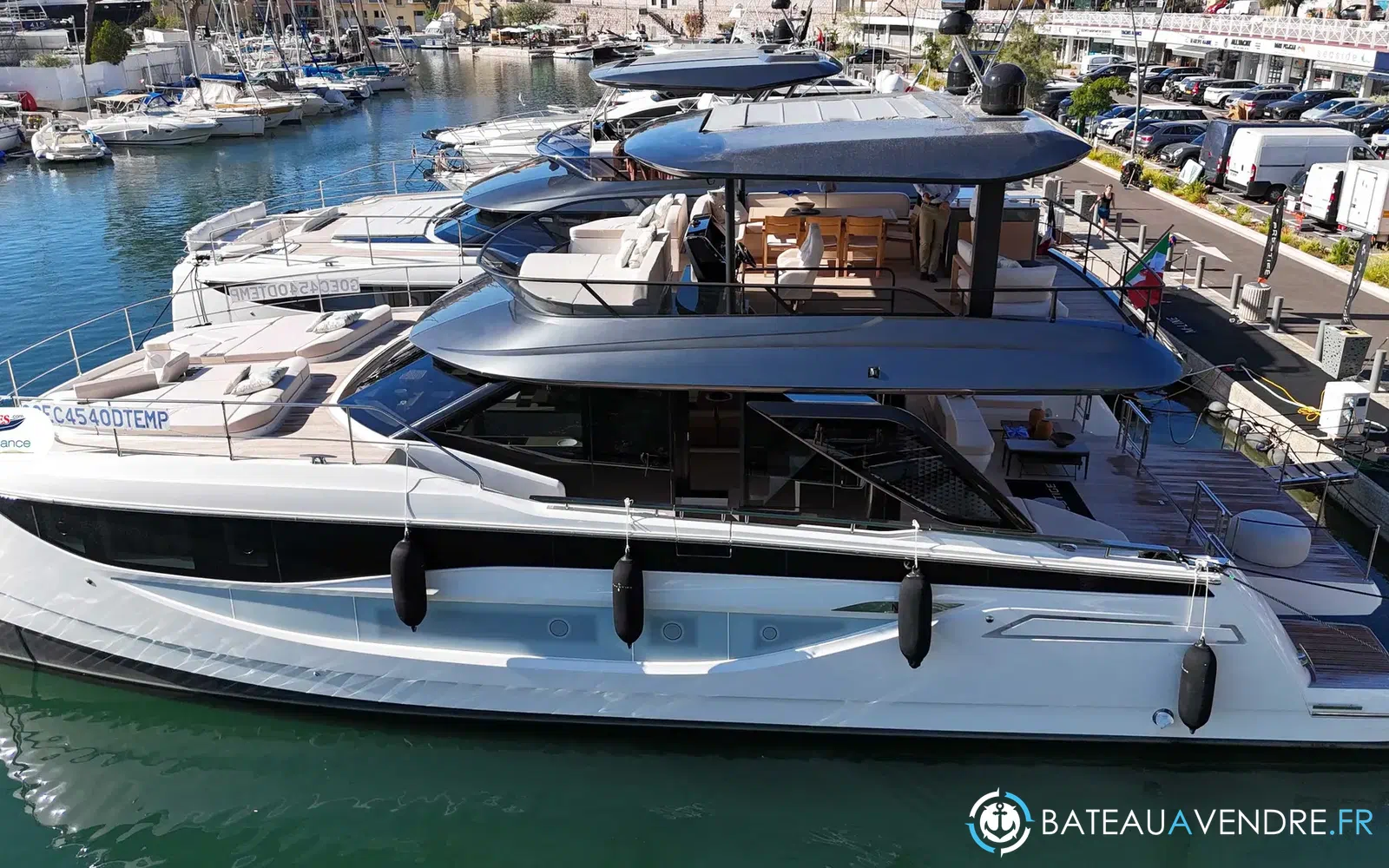 slider 3 Prestige Yachts M7