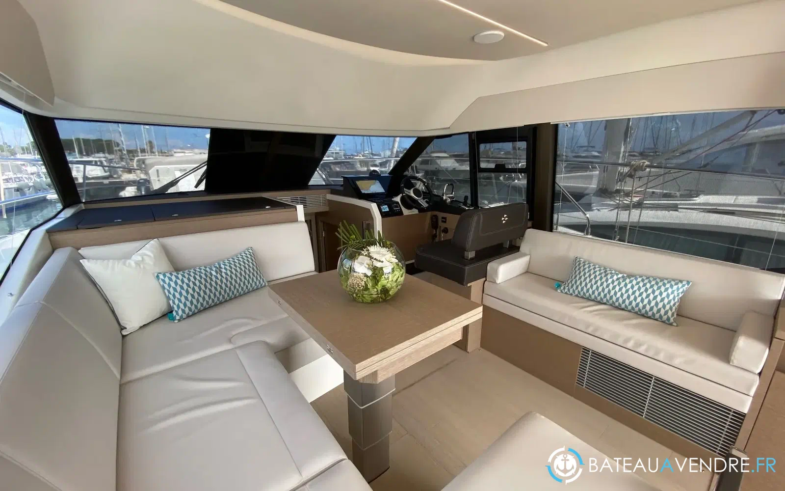 slider 10 Prestige Yachts 420 Fly