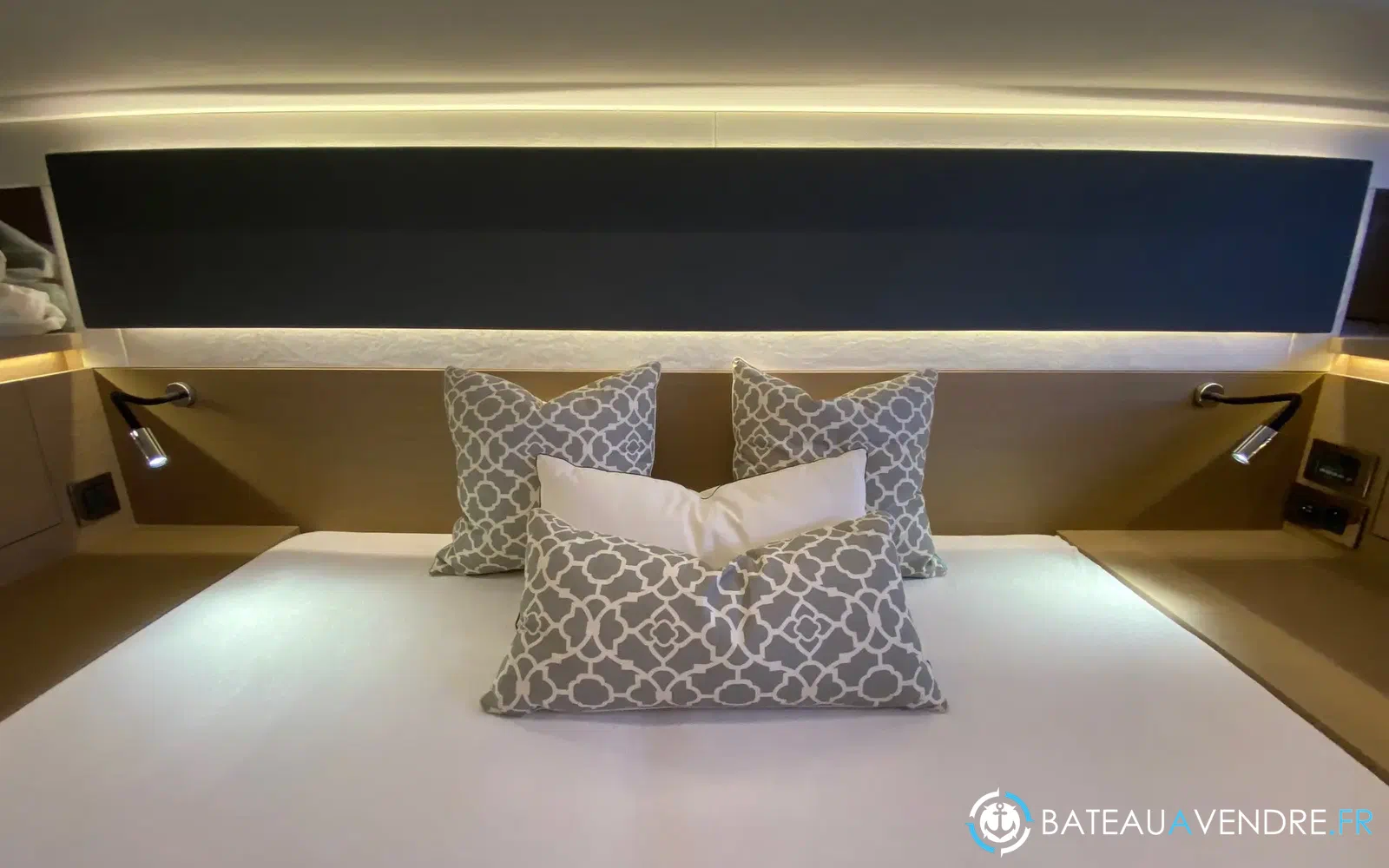 slider 17 Prestige Yachts 420 Fly