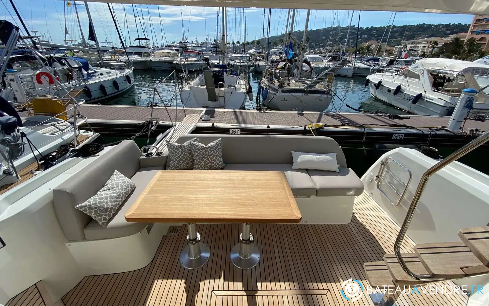slider 3 Prestige Yachts 420 Fly