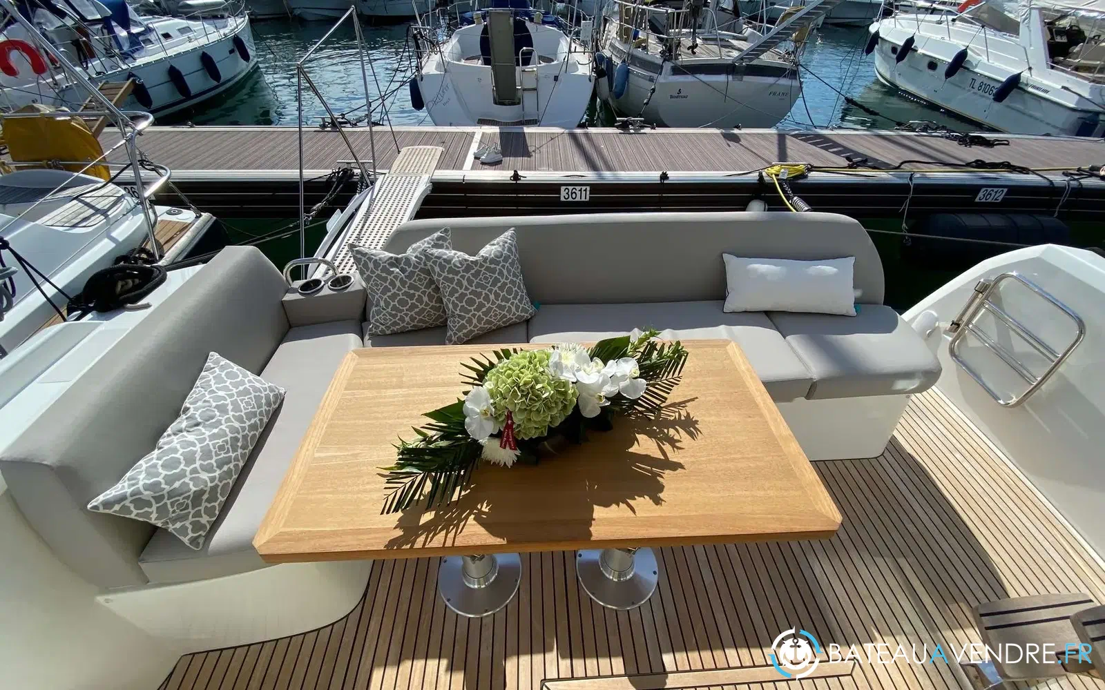 slider 4 Prestige Yachts 420 Fly