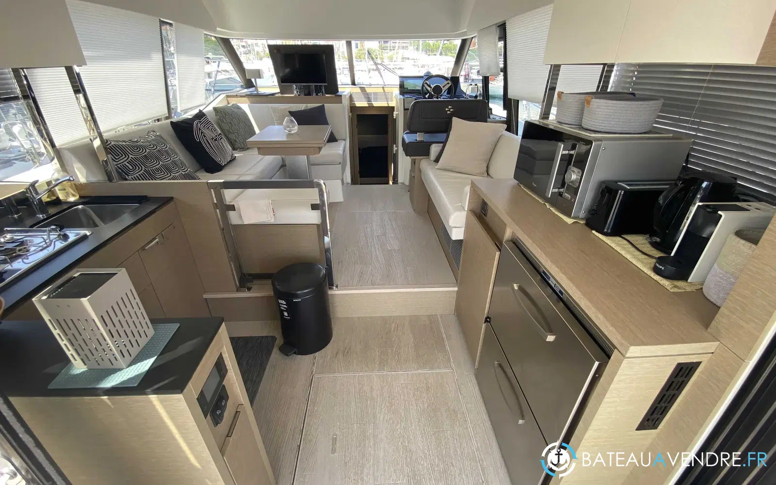 slider 6 Prestige Yachts 420 Fly