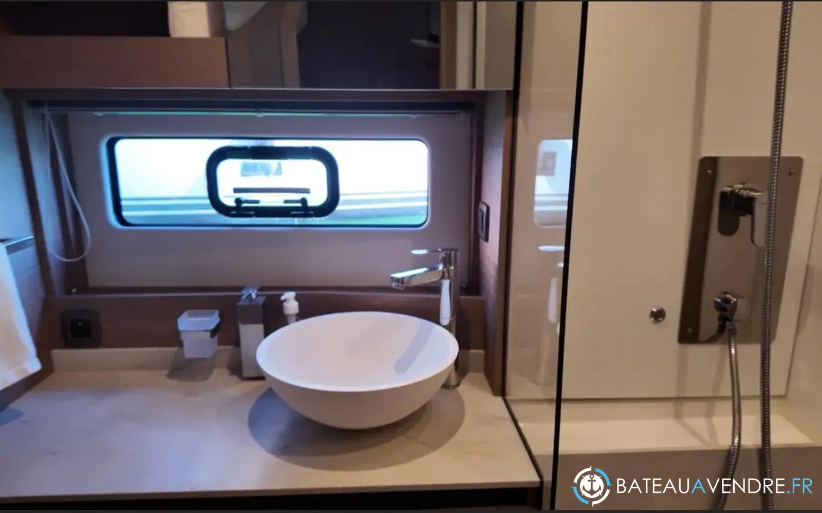 slider 5 Prestige Yachts 420 Fly
