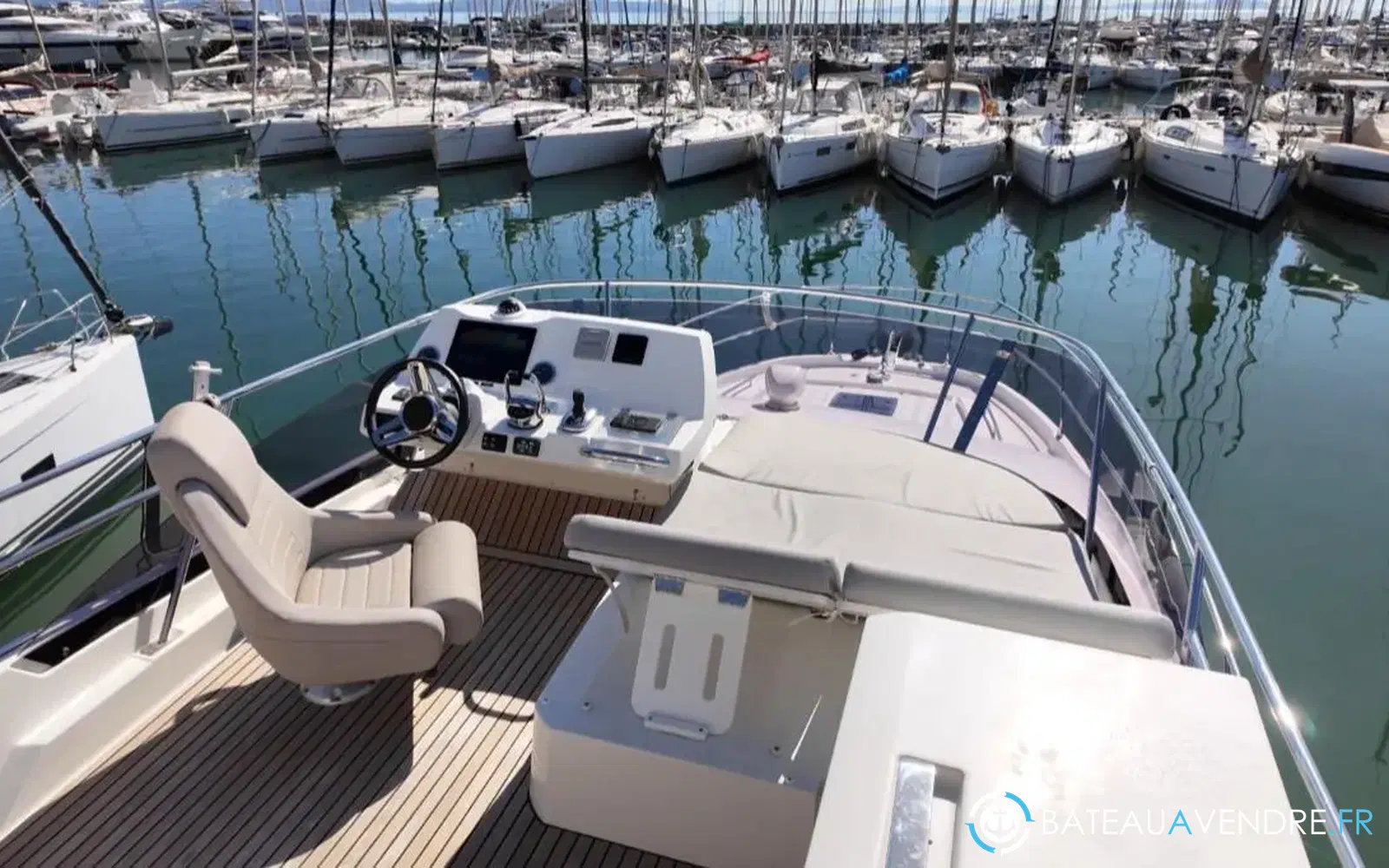 slider 8 Prestige Yachts 420 Fly
