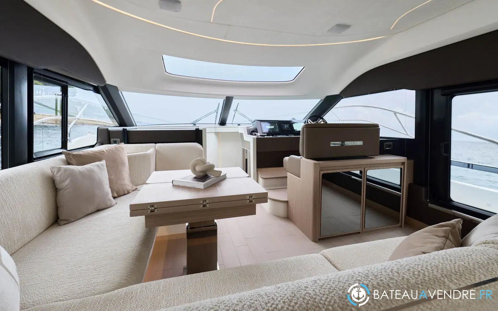 slider 5 Prestige Yachts F4.9