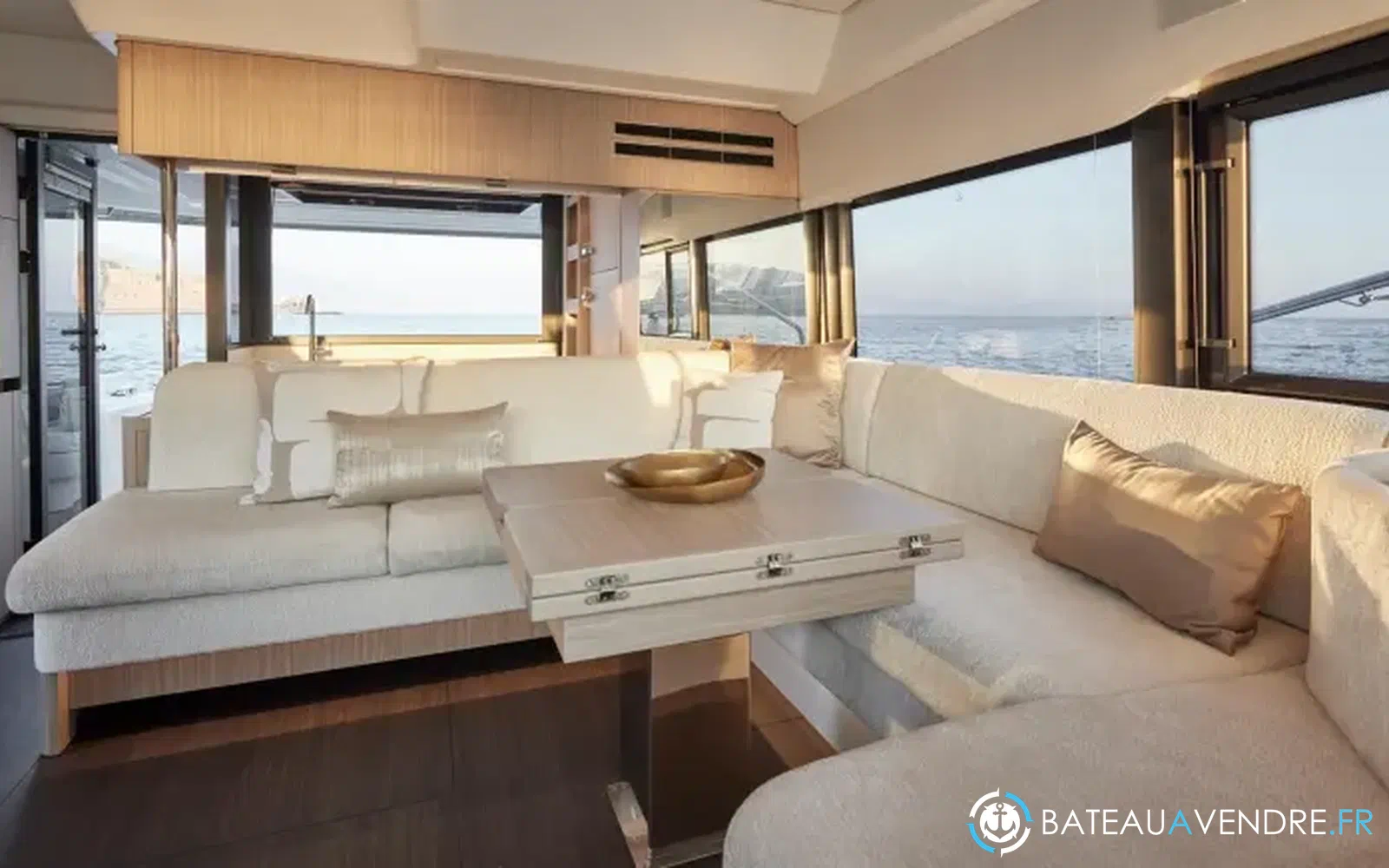 slider 8 Prestige Yachts F4.9