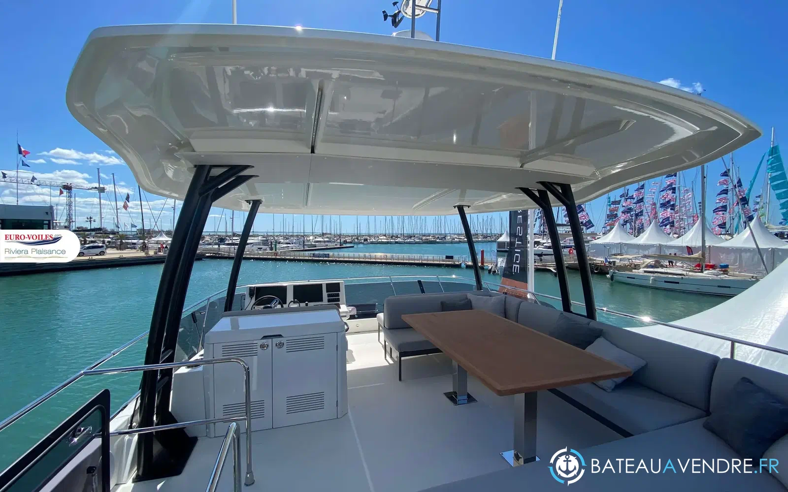 slider 17 Prestige Yachts M48