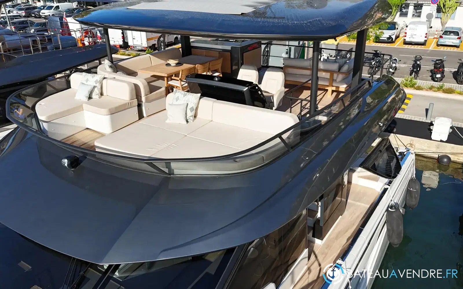 slider 10 Prestige Yachts M7