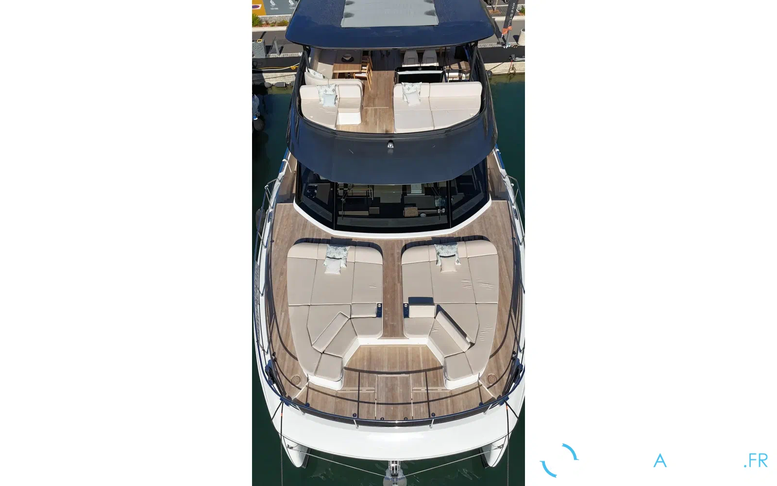 slider 1 Prestige Yachts M7