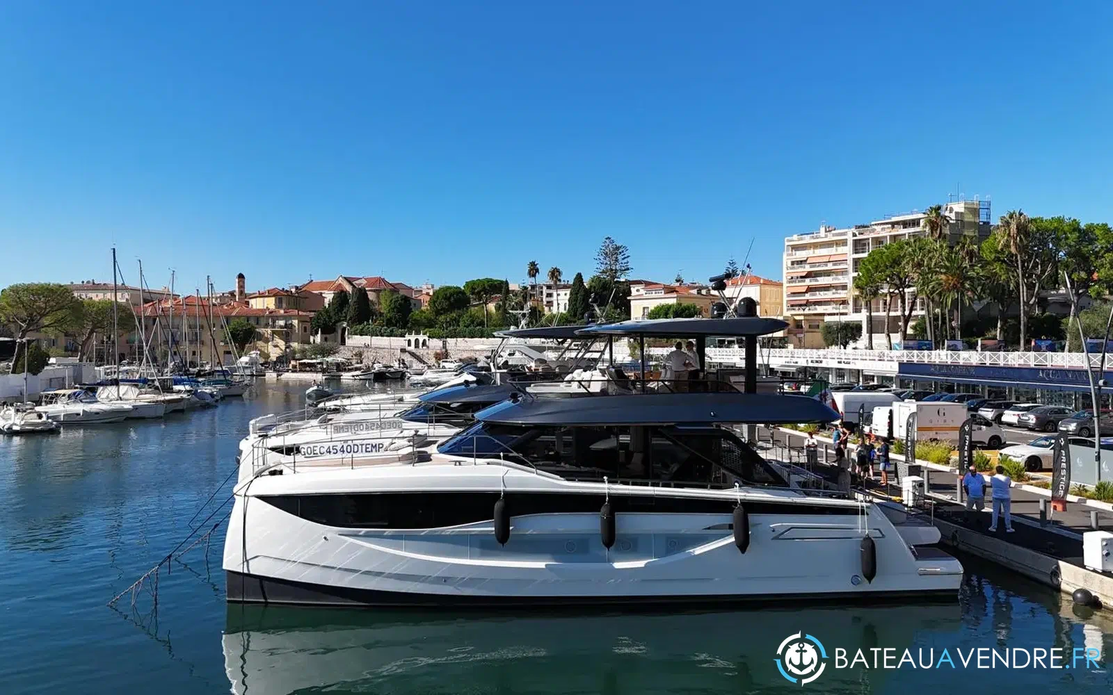 slider 6 Prestige Yachts M7