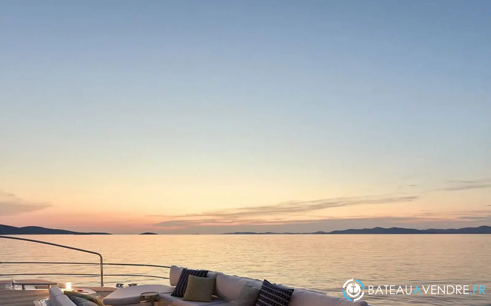 slider 12 Prestige Yachts M8