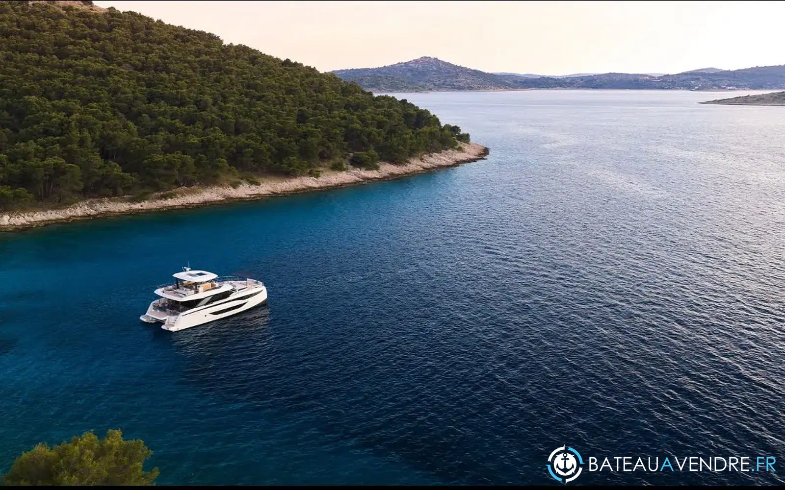 slider 2 Prestige Yachts M8