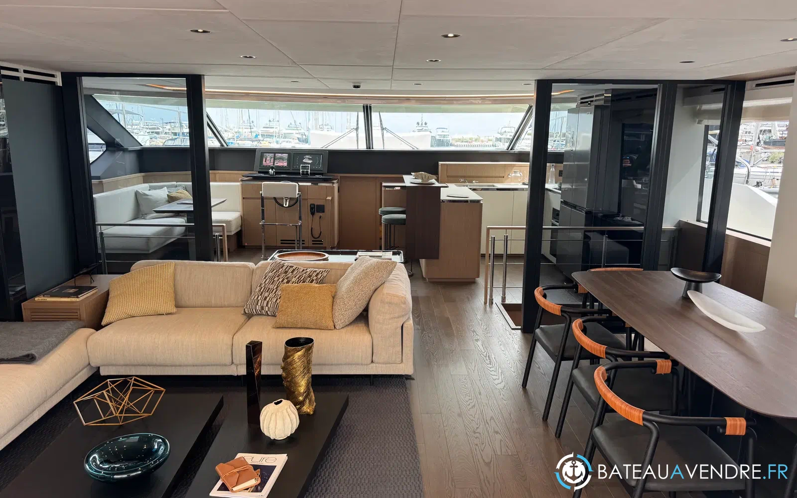 slider 17 Prestige Yachts M8