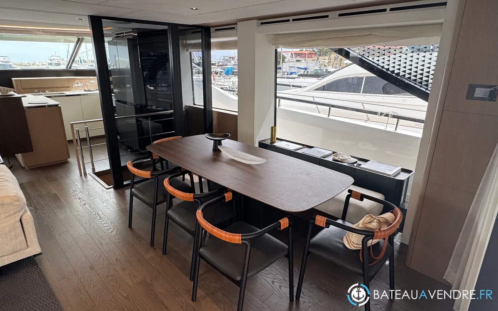 slider 18 Prestige Yachts M8