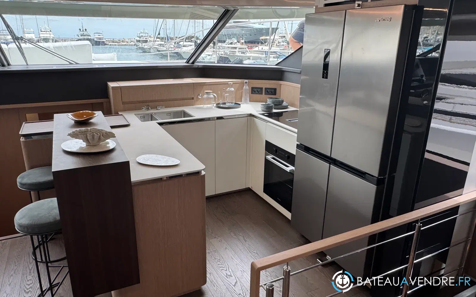 slider 20 Prestige Yachts M8