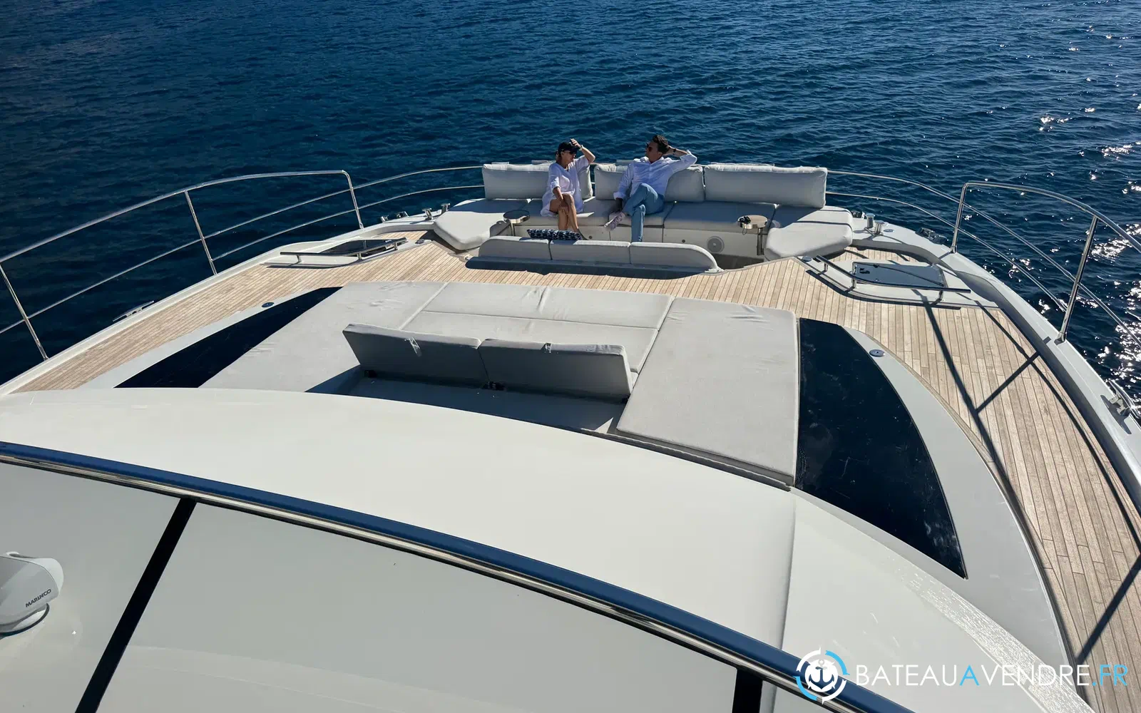 slider 29 Prestige Yachts M8