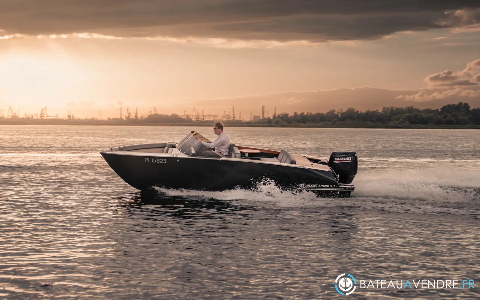 slider 10 VTS Boats Flying Shark 5.7