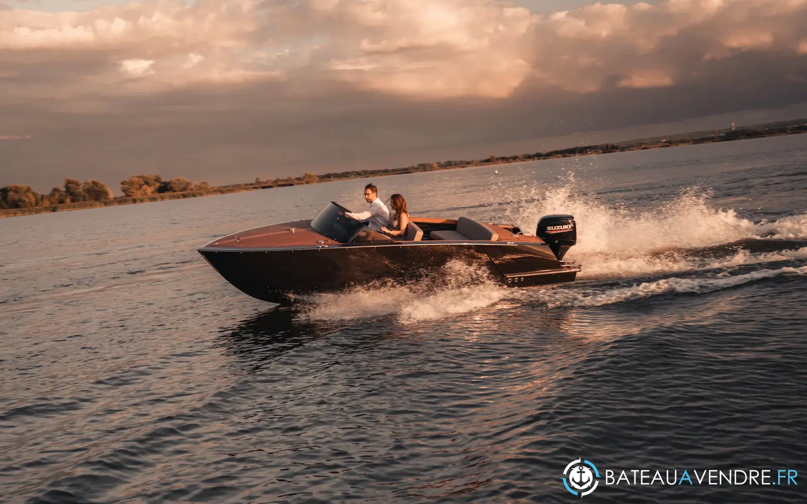 slider 5 VTS Boats Flying Shark 5.7