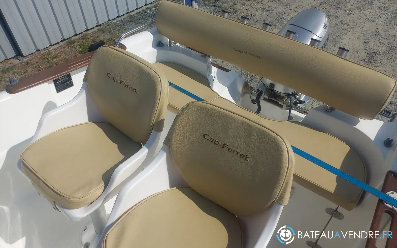 slider 9 B2 Marine Cap Ferret 502 Day Cruiser