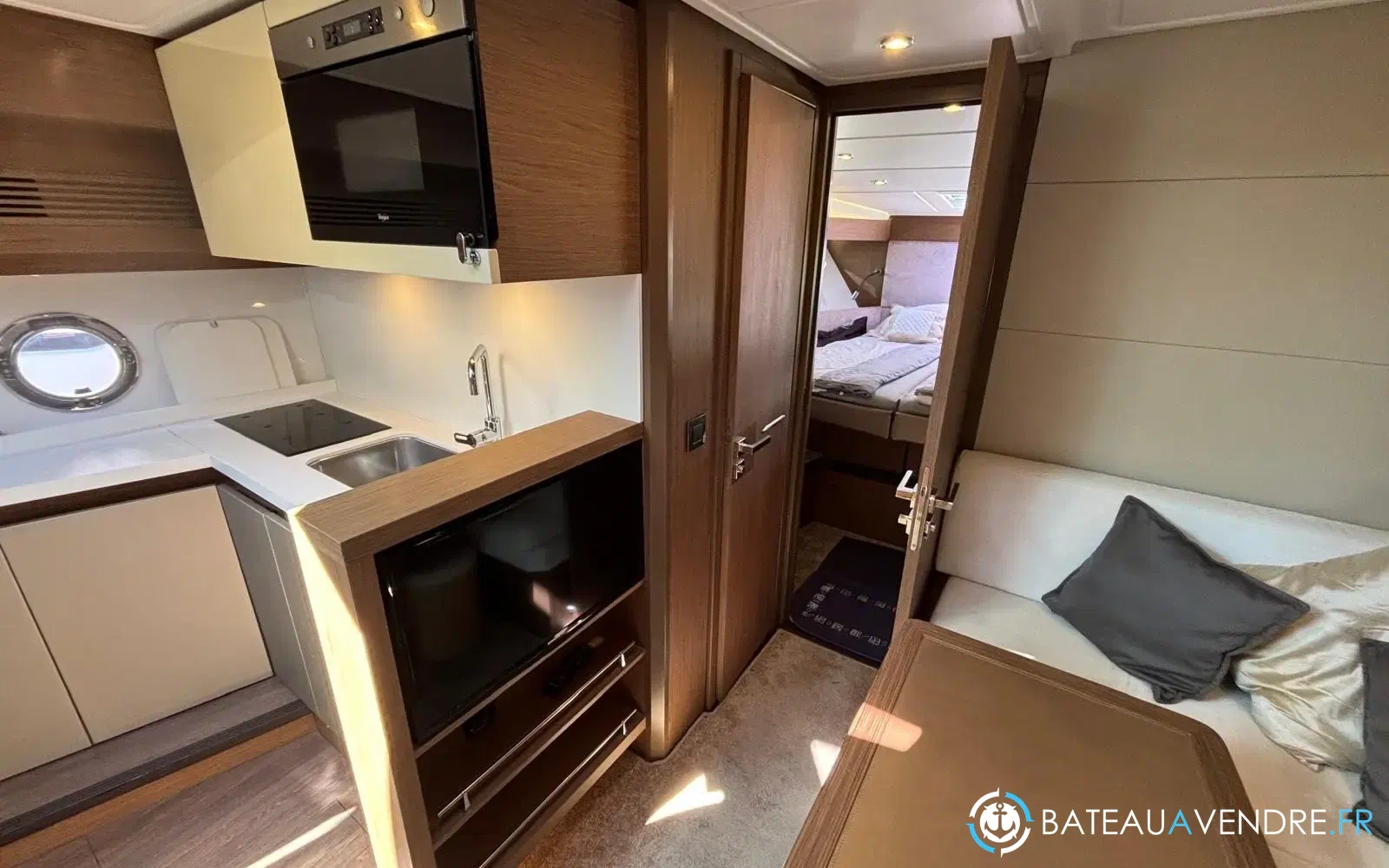 slider 8 Beneteau Gran Turismo 46