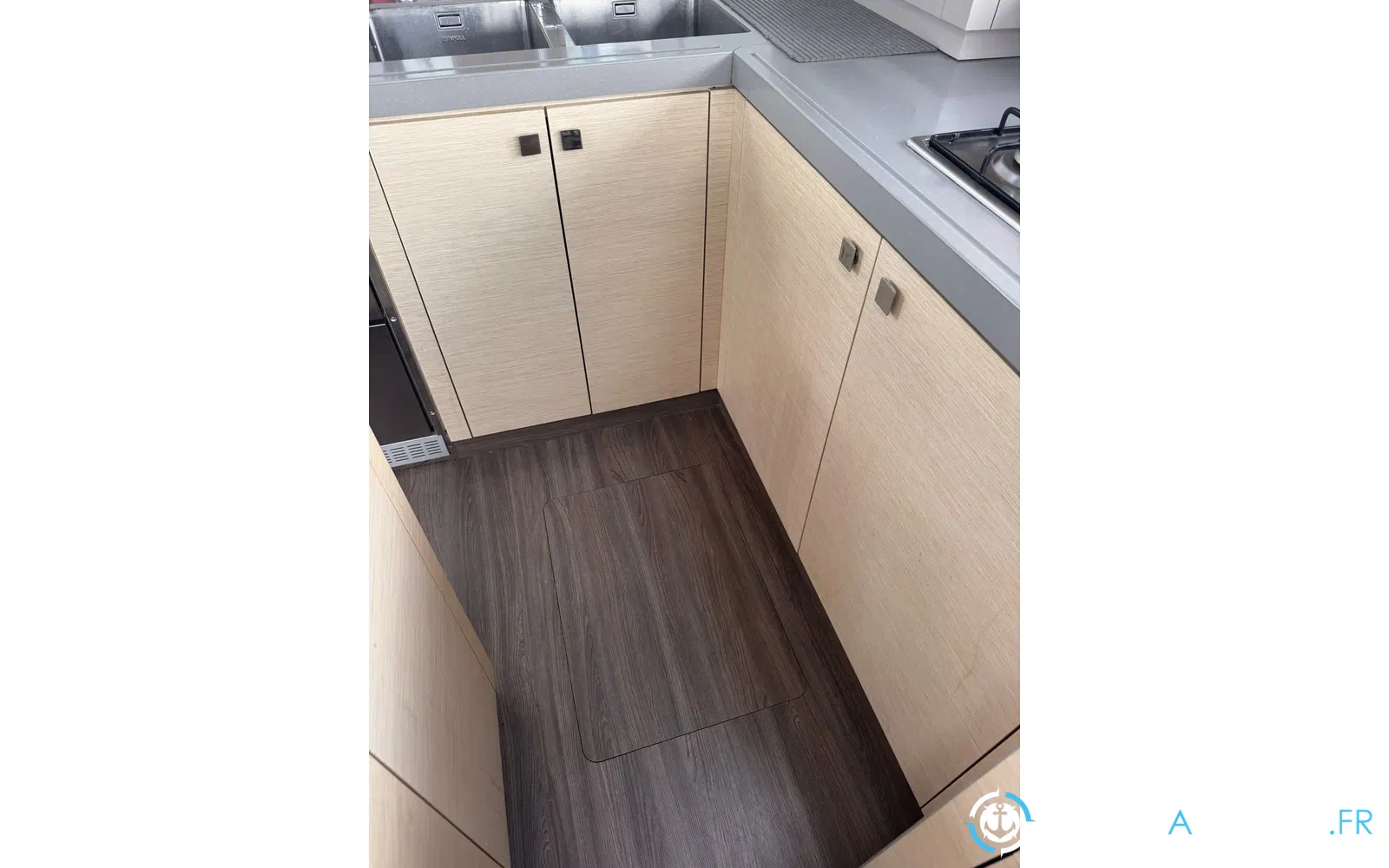 slider 10 Fountaine Pajot Saona 47