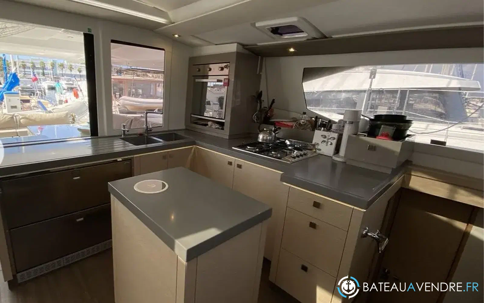 slider 11 Fountaine Pajot Saona 47