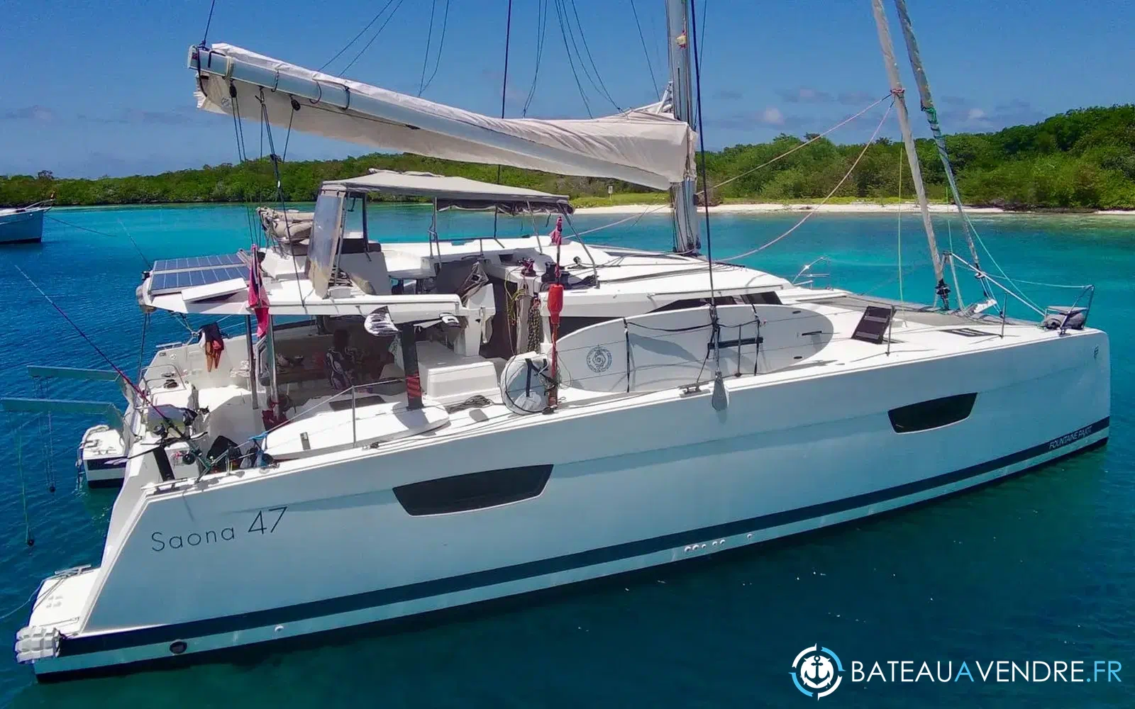slider 1 Fountaine Pajot Saona 47