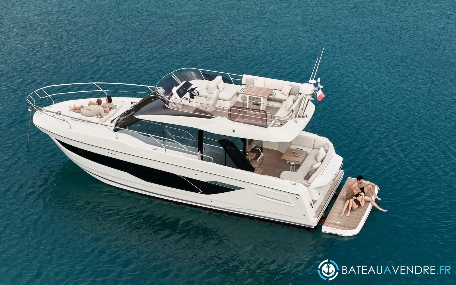 slider 1 Prestige Yachts F4.3