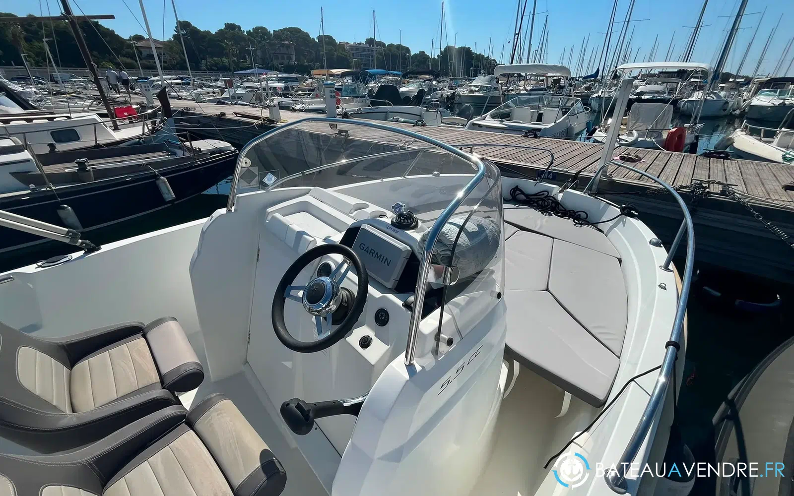 slider 10 Jeanneau Cap Camarat 5.5 CC Serie 2