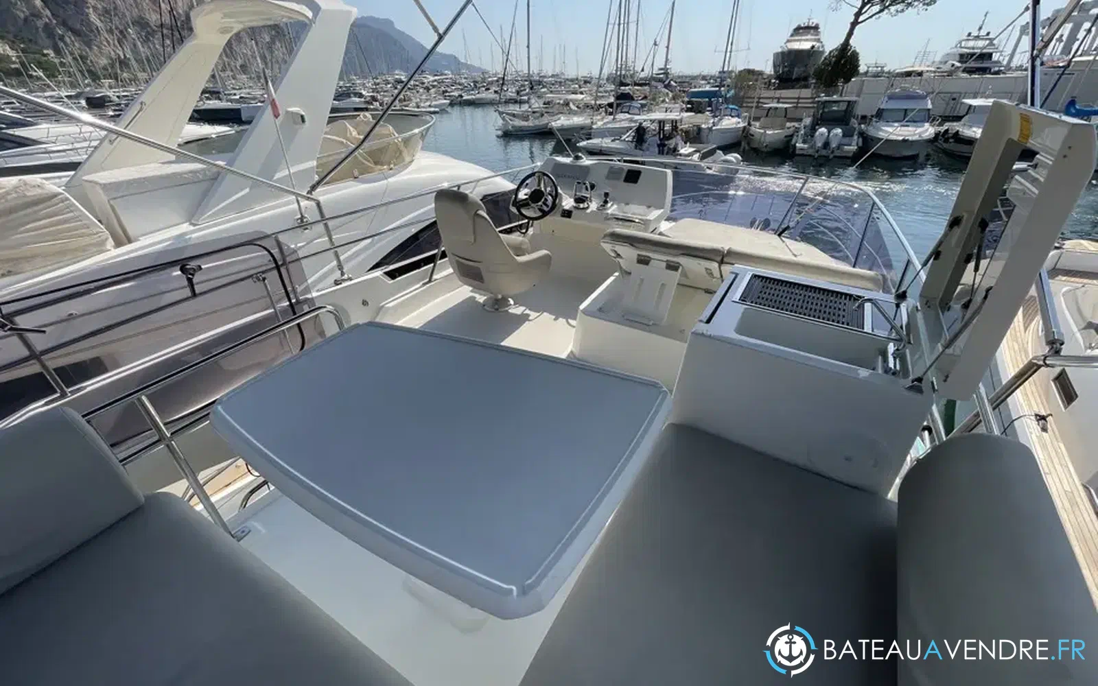 slider 17 Prestige Yachts 420 Fly