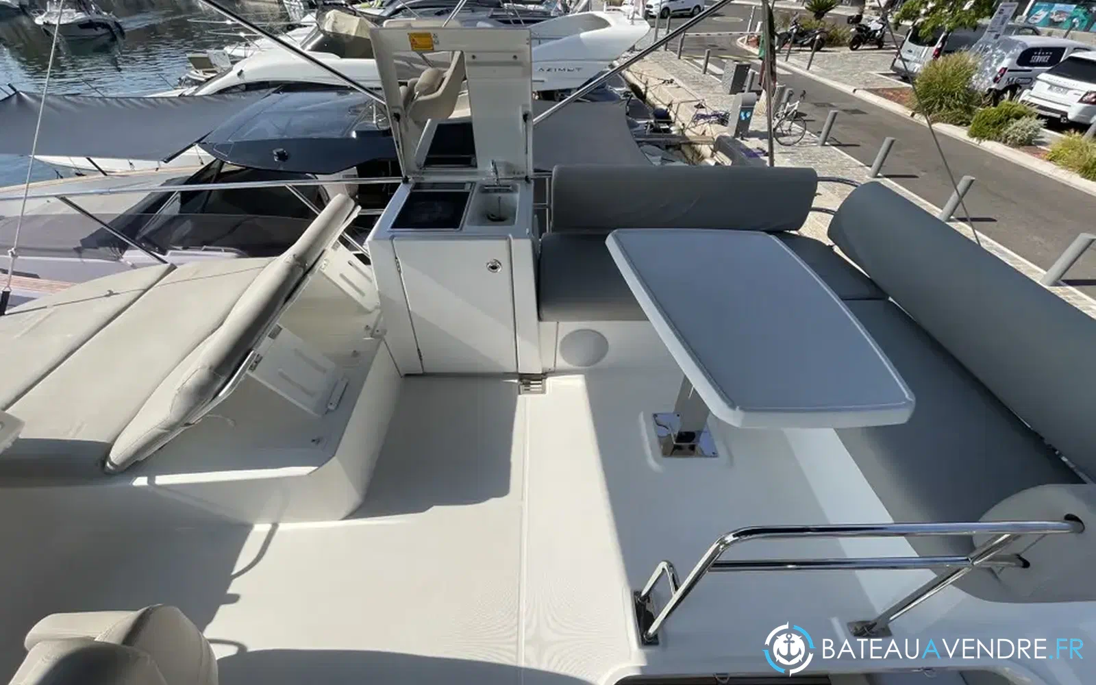 slider 19 Prestige Yachts 420 Fly