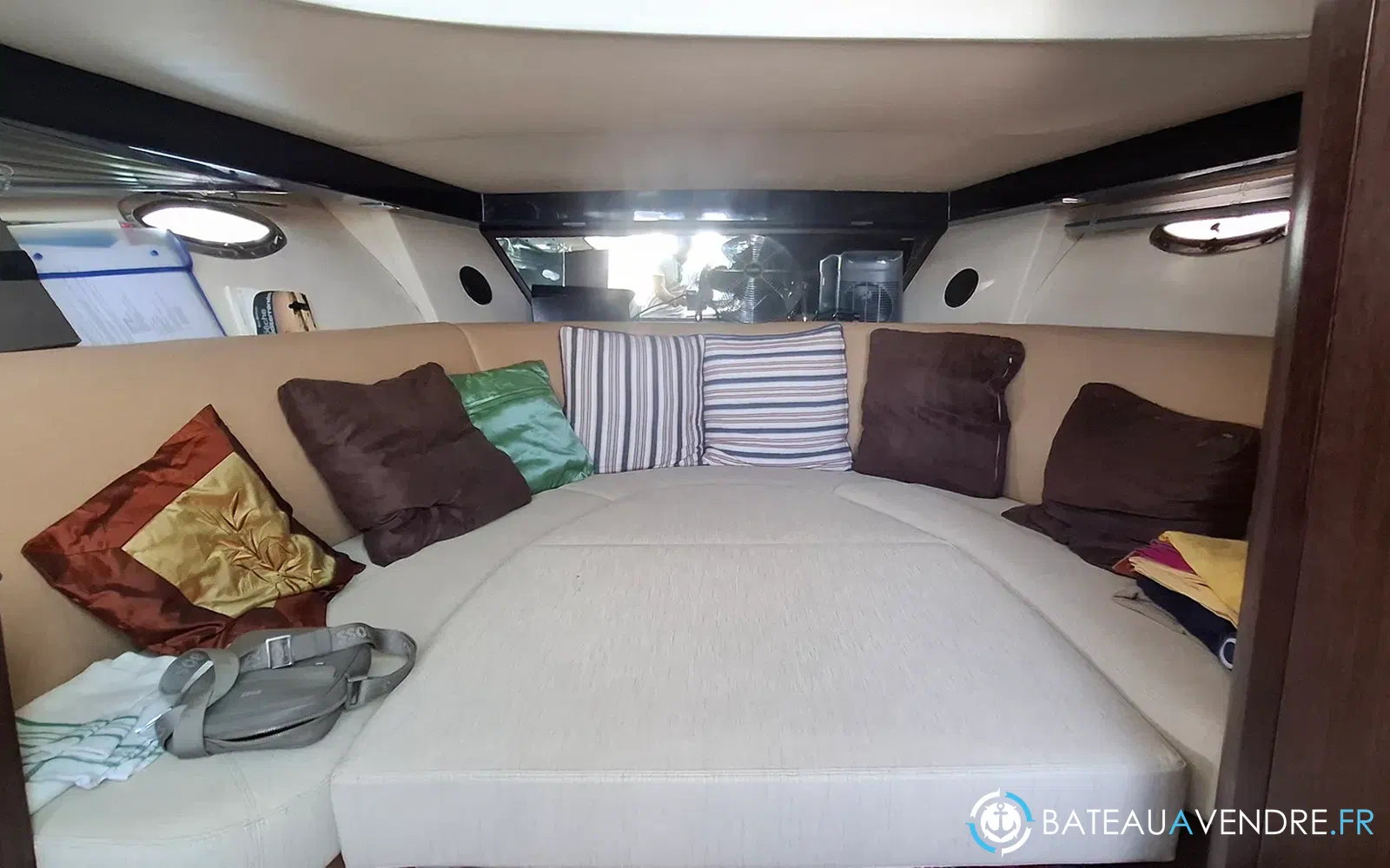 slider 1 Rio Yachts 32 BLU