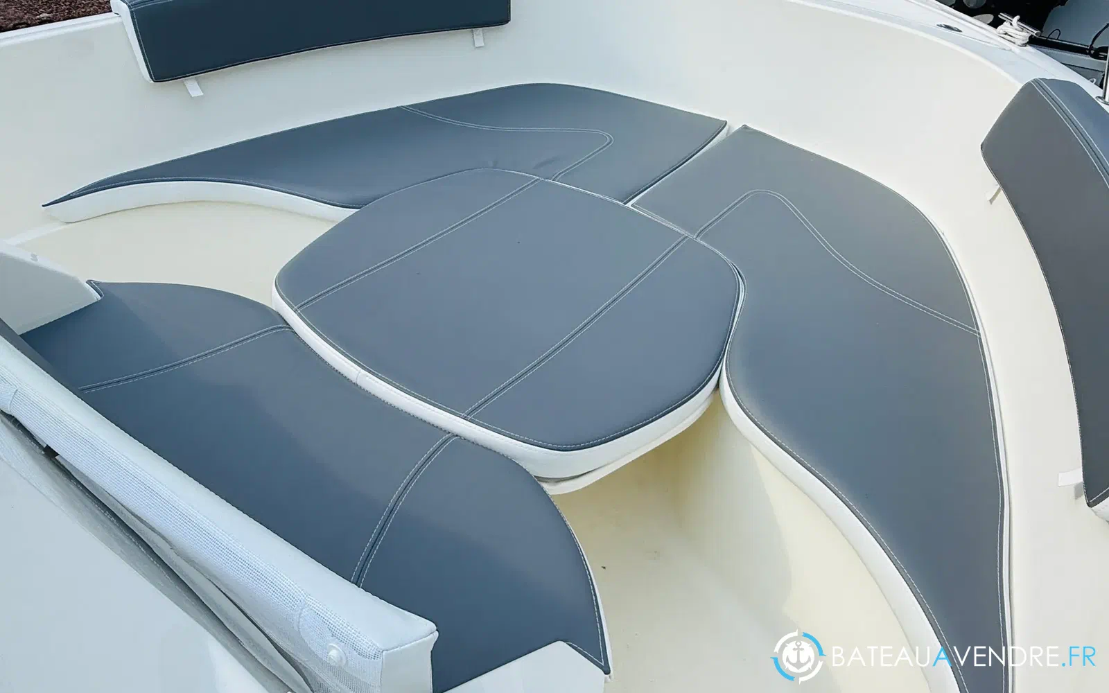 slider 8 Pacific Craft 670 Open
