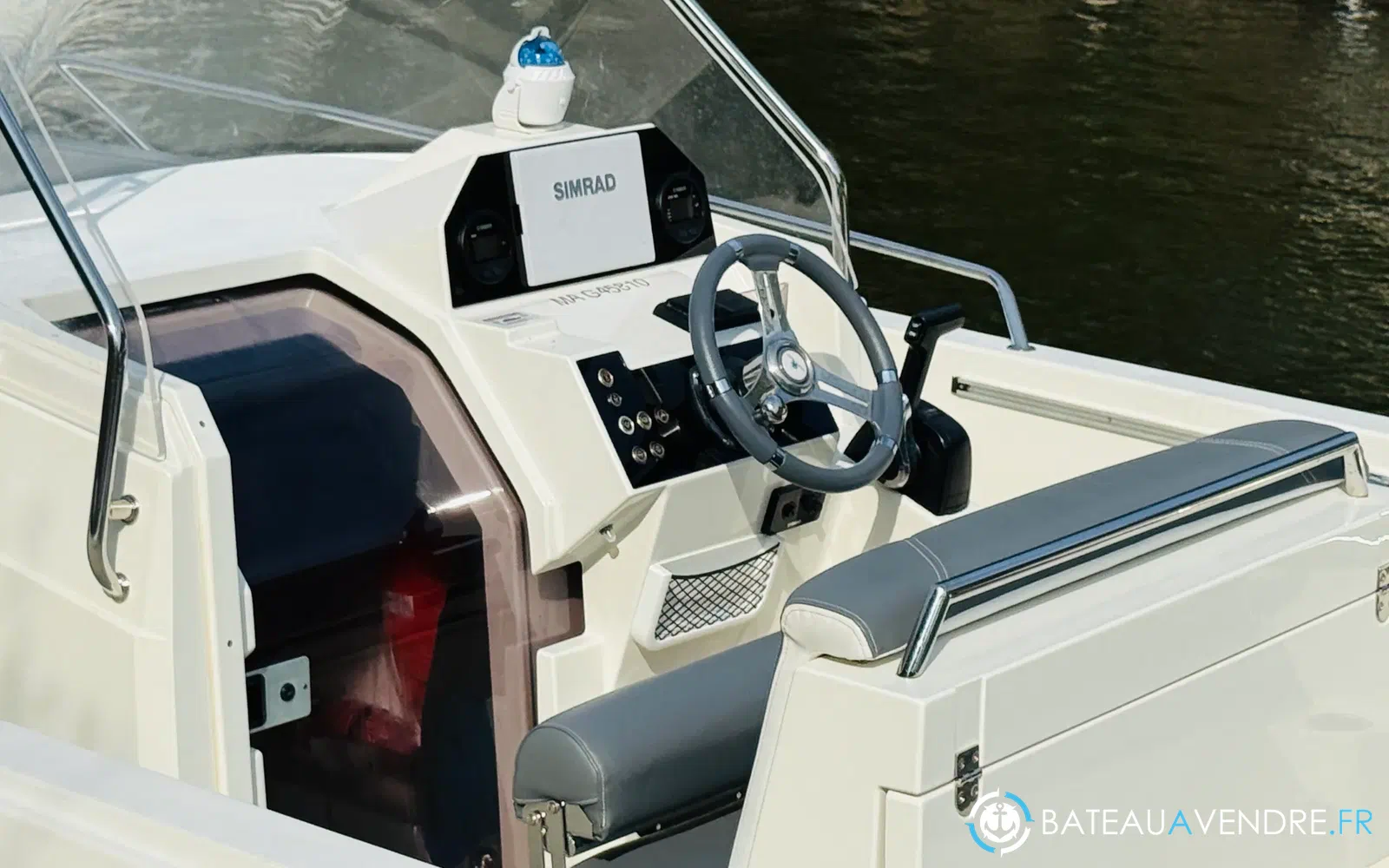 slider 10 Pacific Craft 670 Open