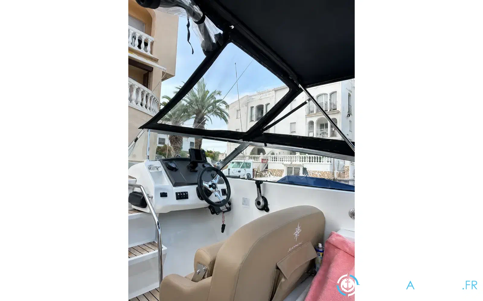 slider 24 Jeanneau Cap Camarat 7.5 DC