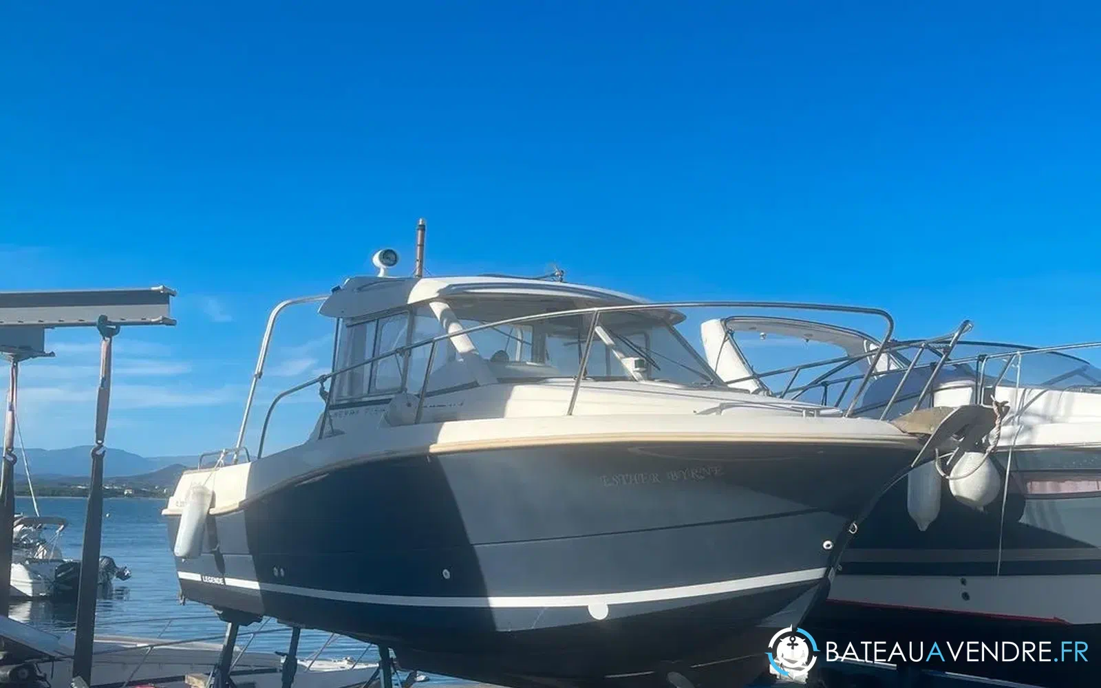 slider 1 Jeanneau Merry Fisher 725 Legende