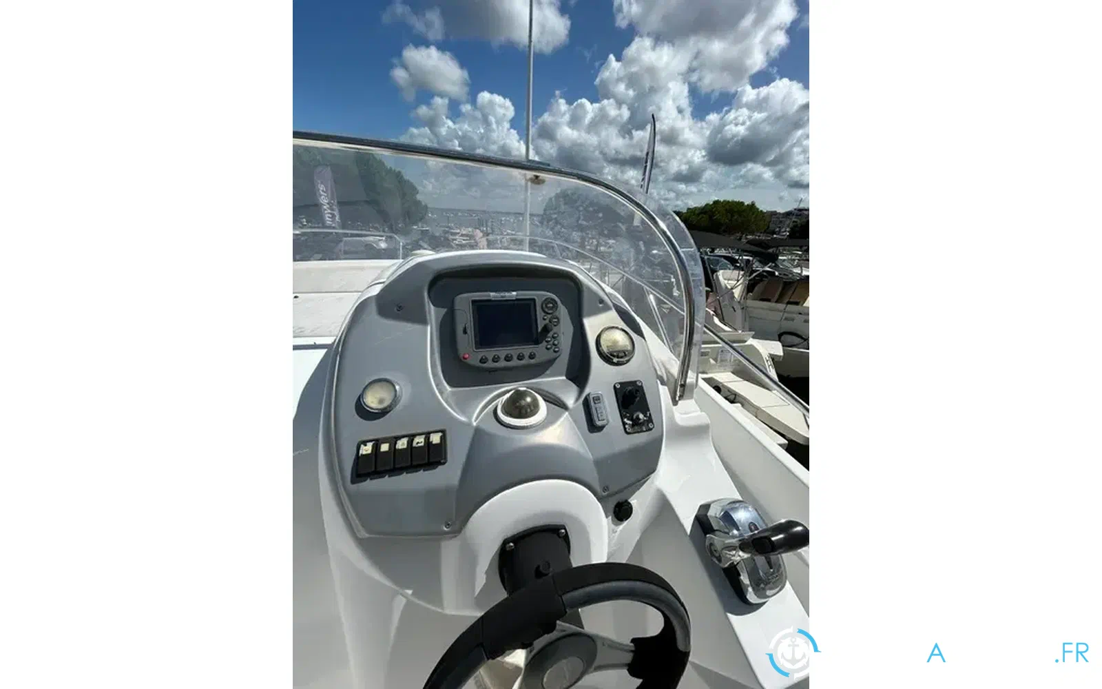 slider 1 Beneteau Flyer 750 Sundeck
