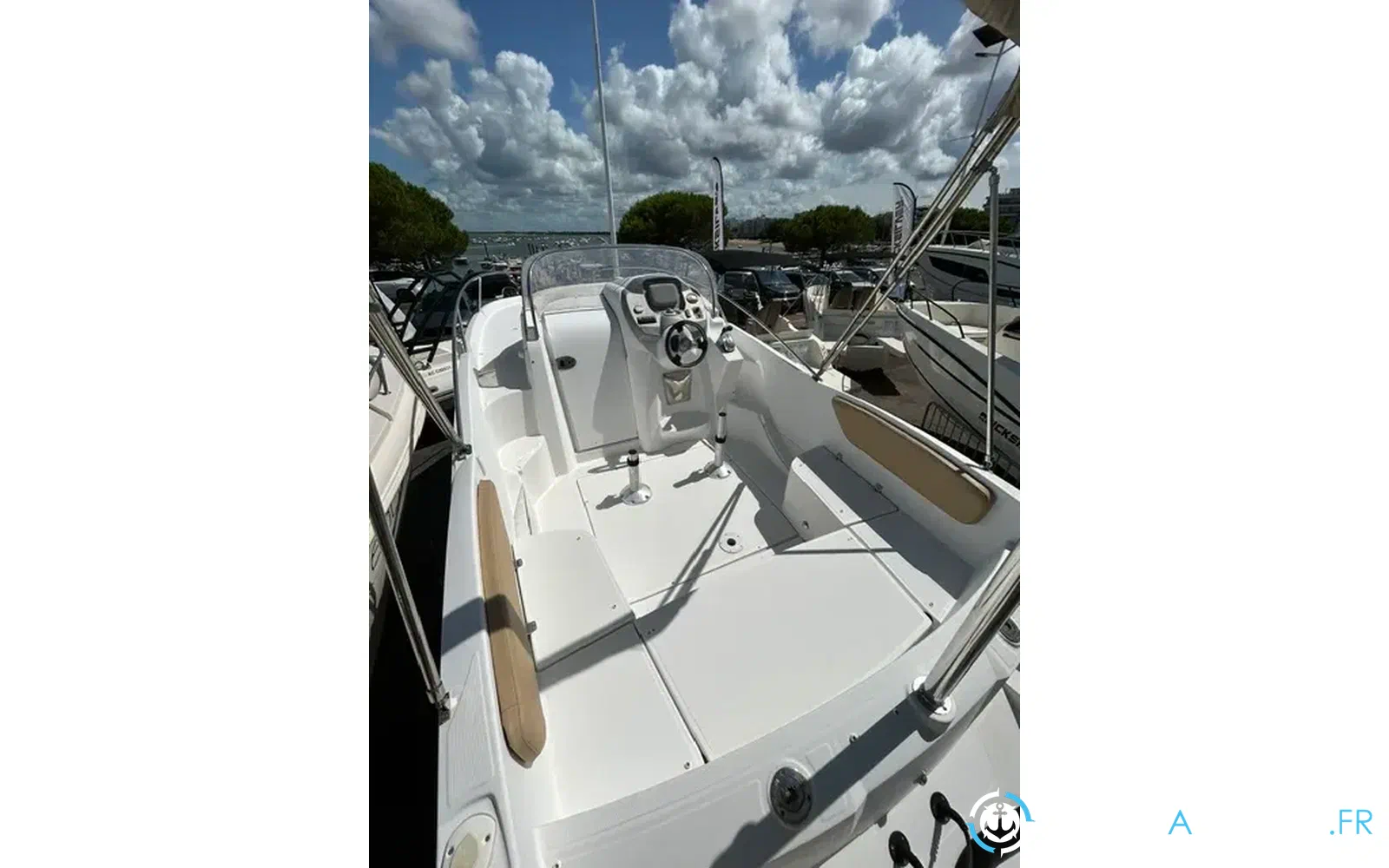 slider 3 Beneteau Flyer 750 Sundeck