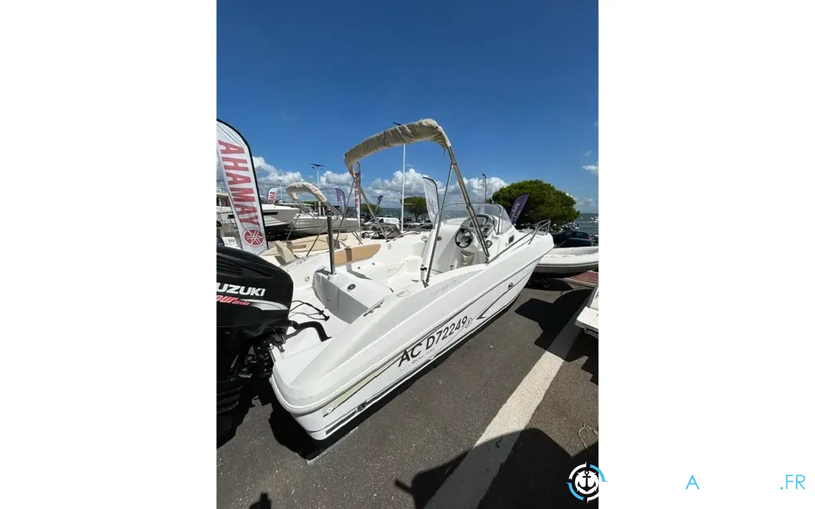 slider 4 Beneteau Flyer 750 Sundeck