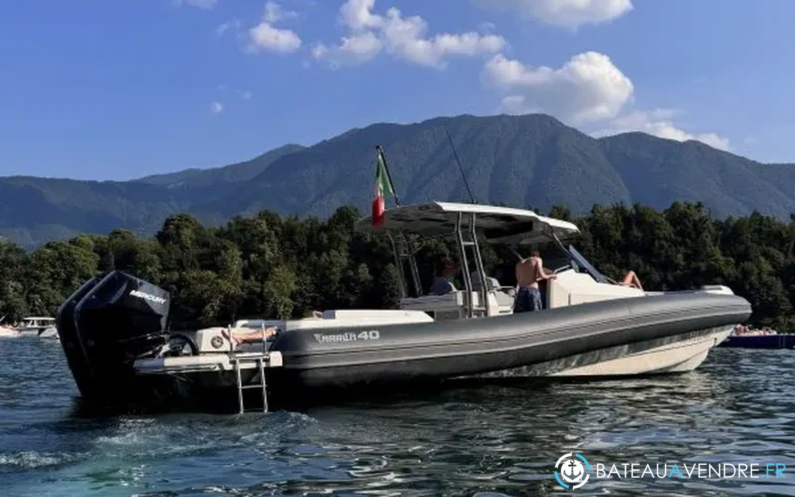 slider 2 Marlin Boat 40