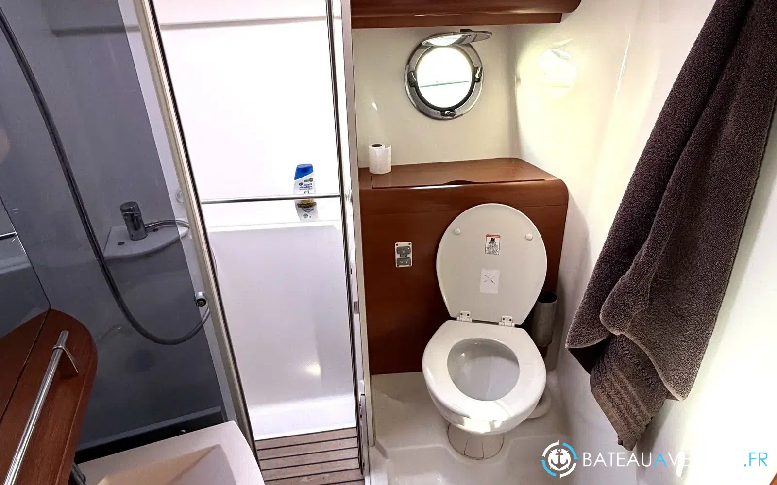 slider 9 Beneteau Monte Carlo 42