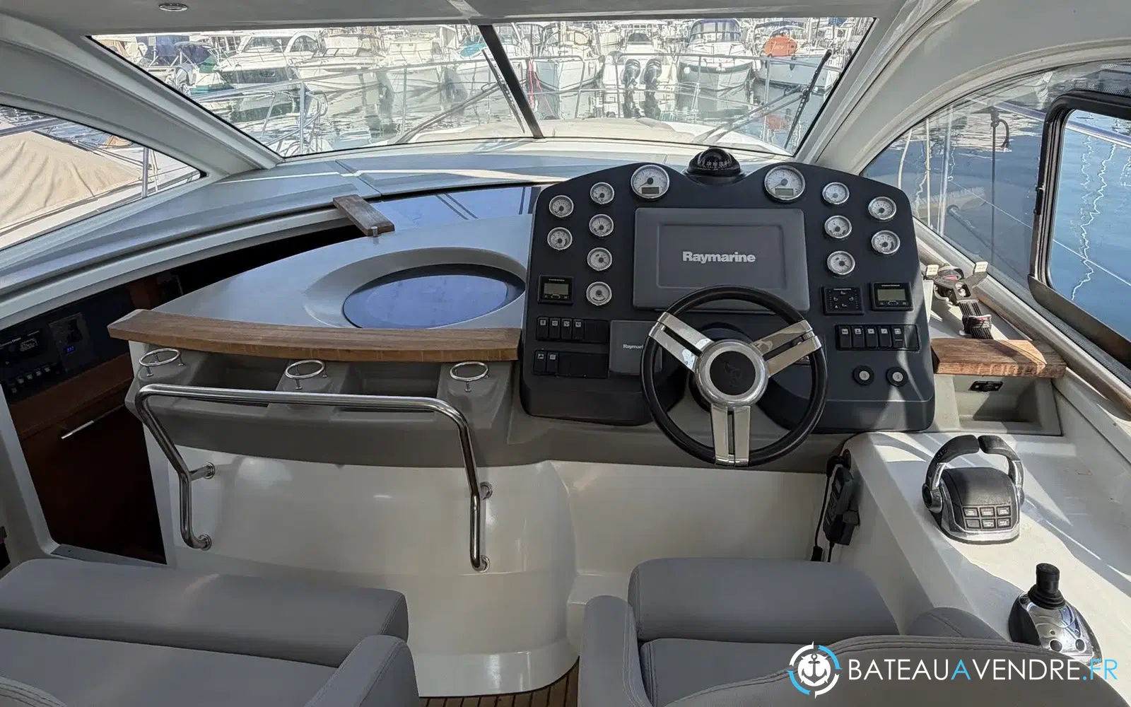 slider 14 Beneteau Monte Carlo 42