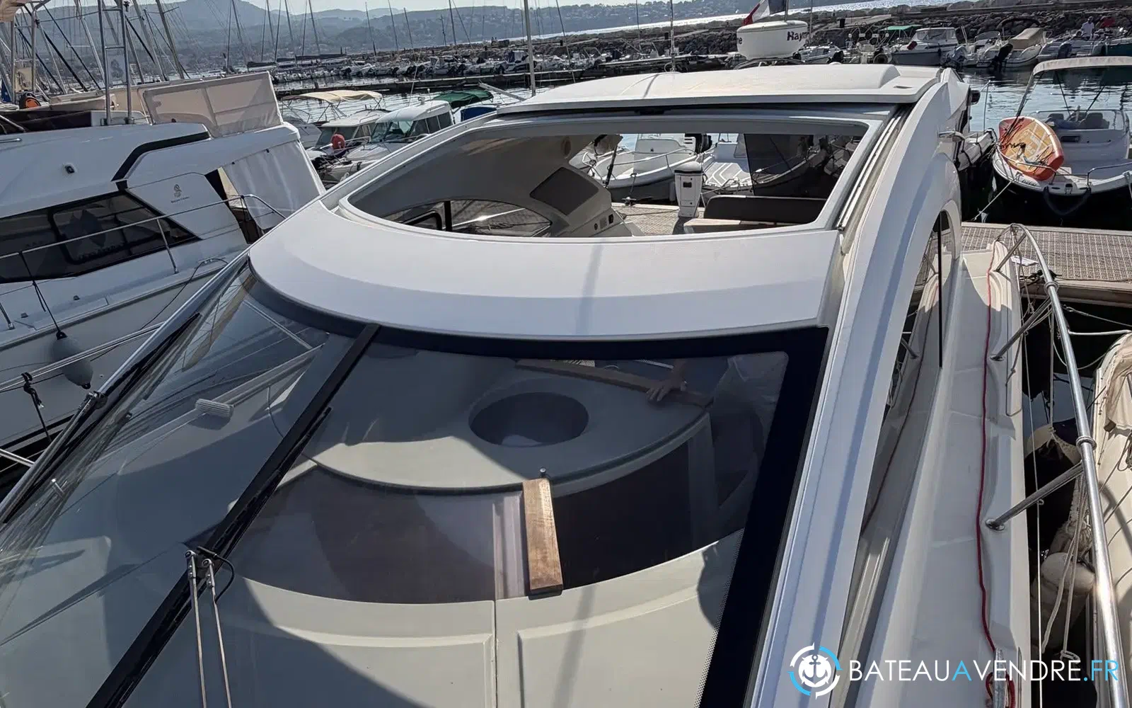 slider 15 Beneteau Monte Carlo 42