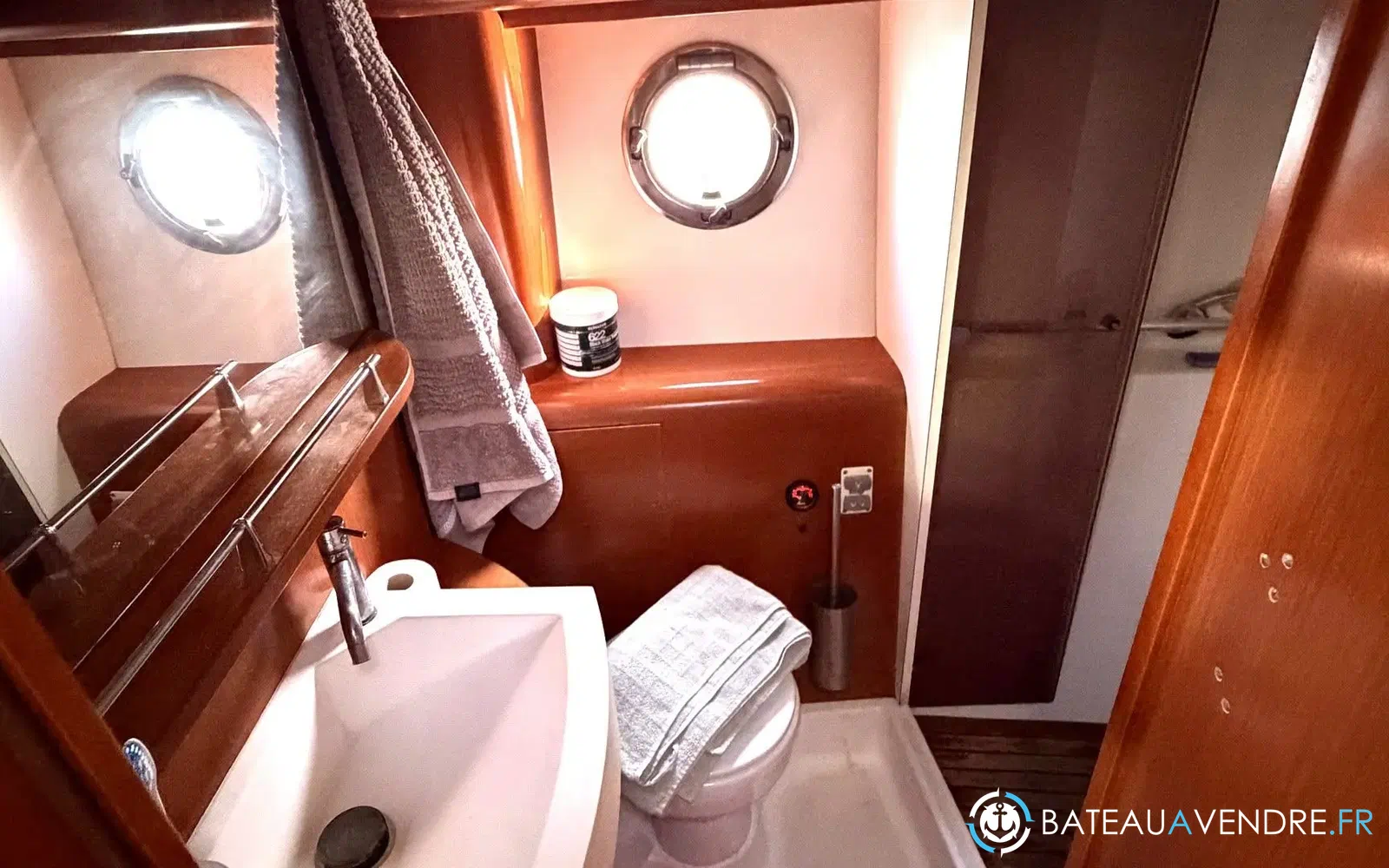 slider 6 Beneteau Monte Carlo 42