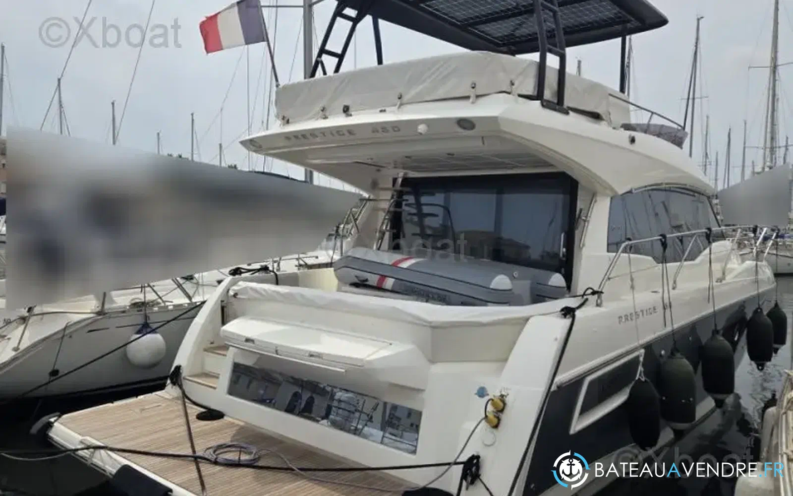 slider 1 Prestige Yachts 460 Fly
