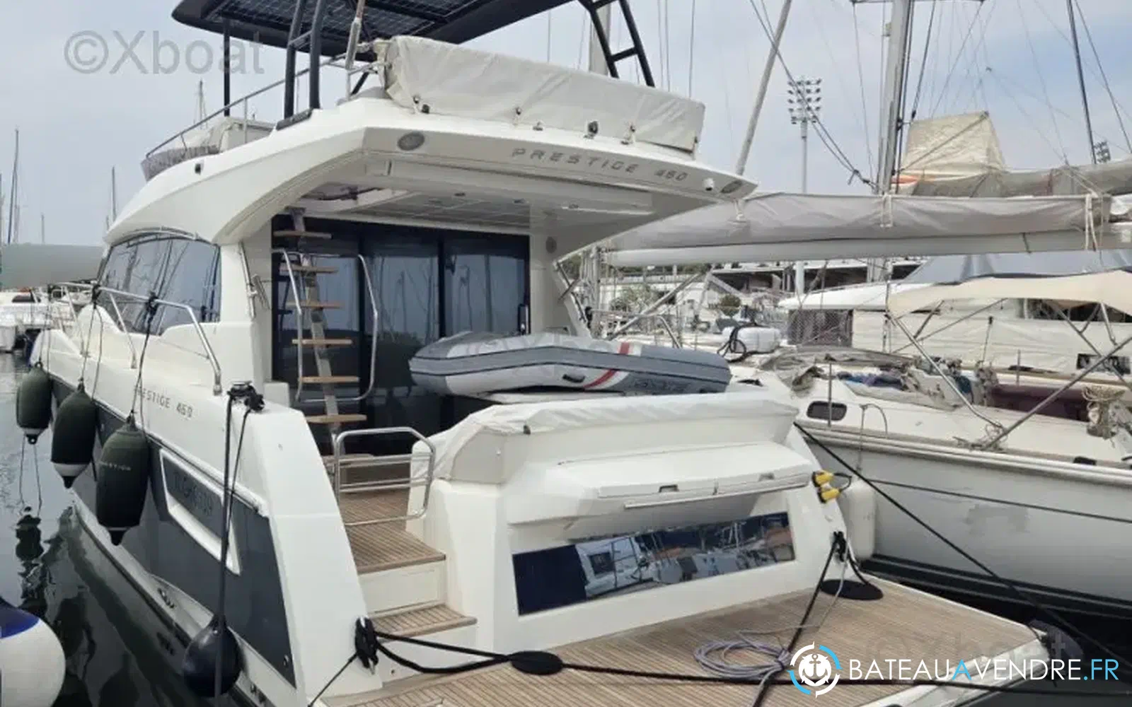 slider 3 Prestige Yachts 460 Fly