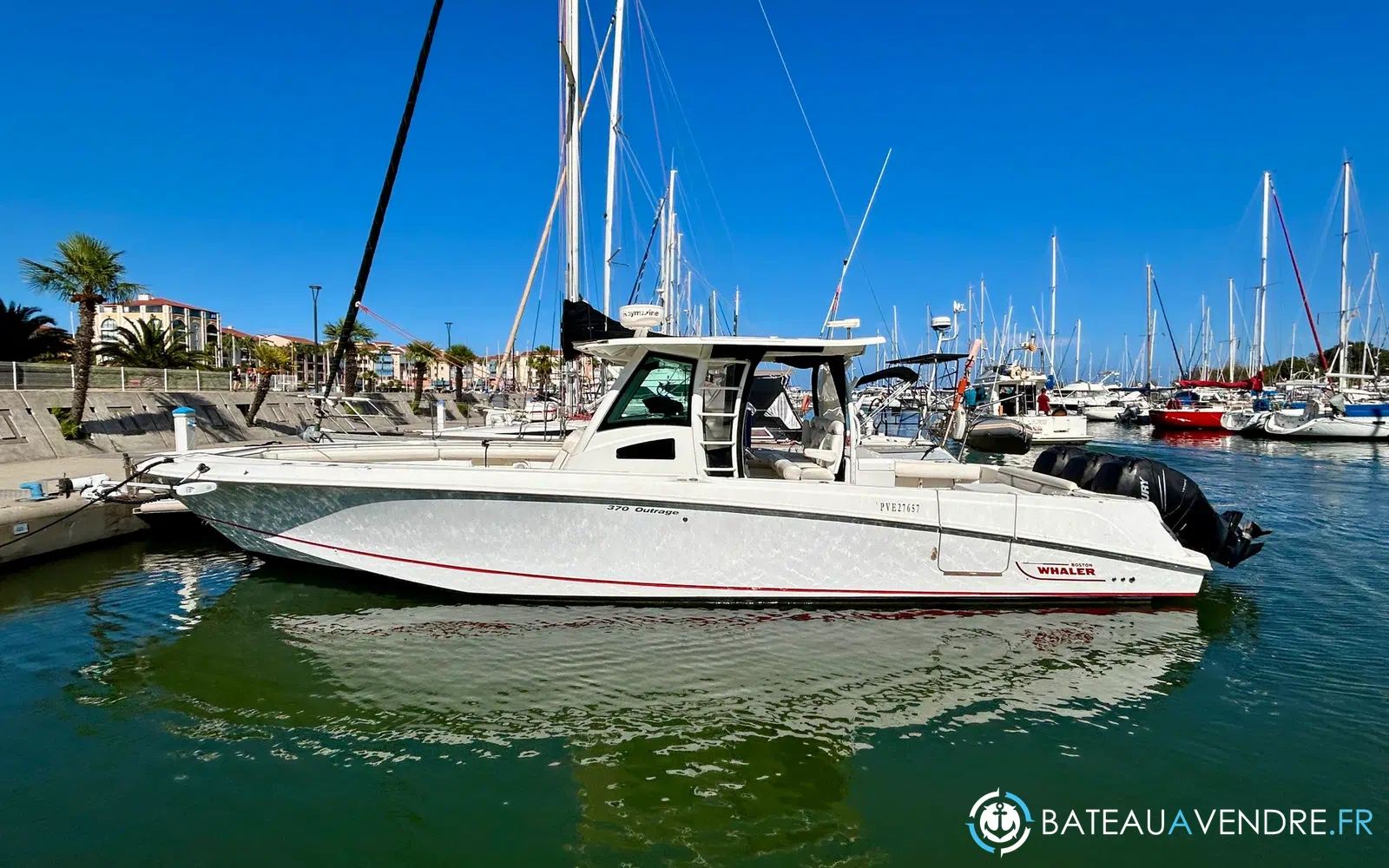 slider 12 Boston Whaler 370 Outrage
