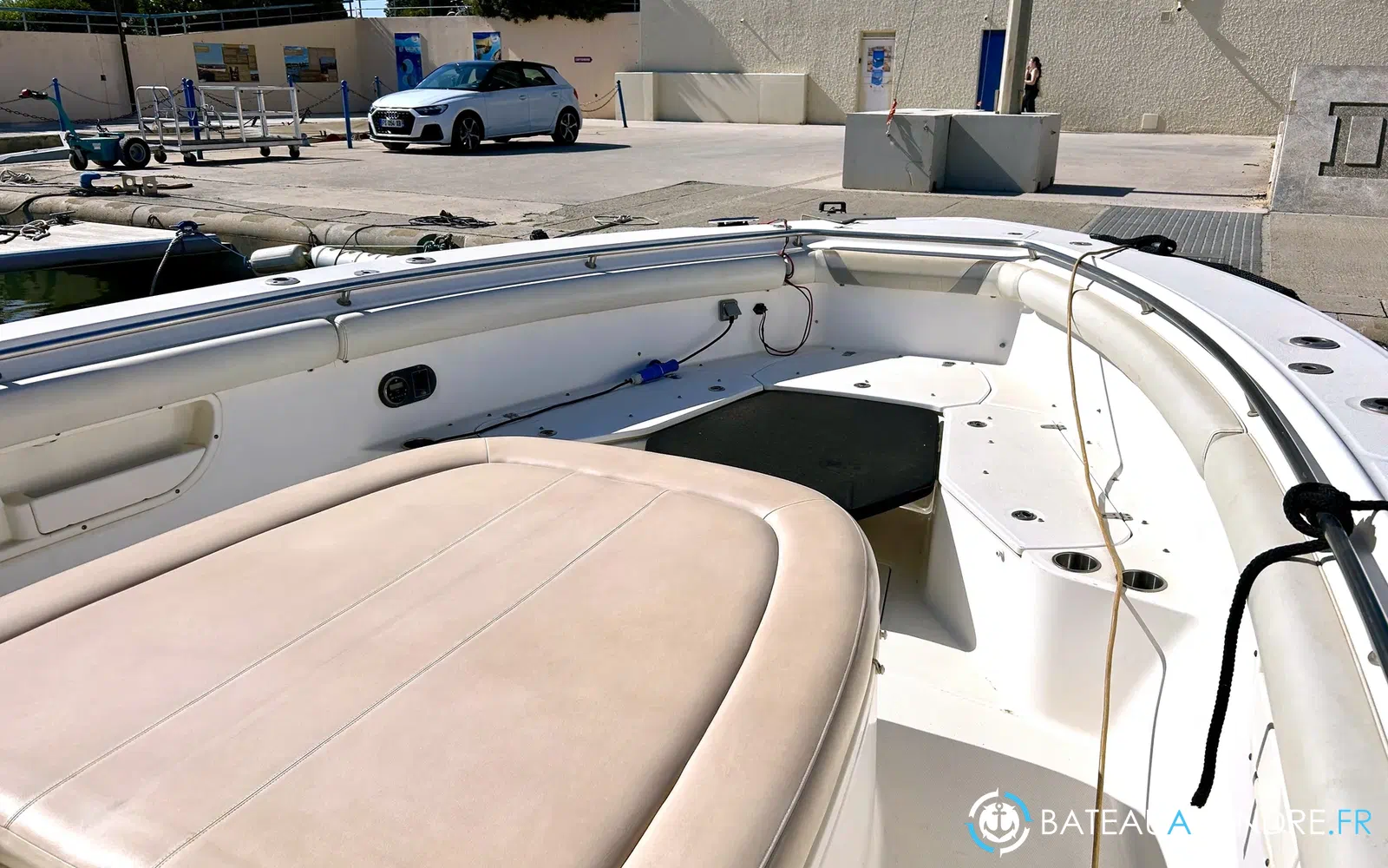 slider 6 Boston Whaler 370 Outrage