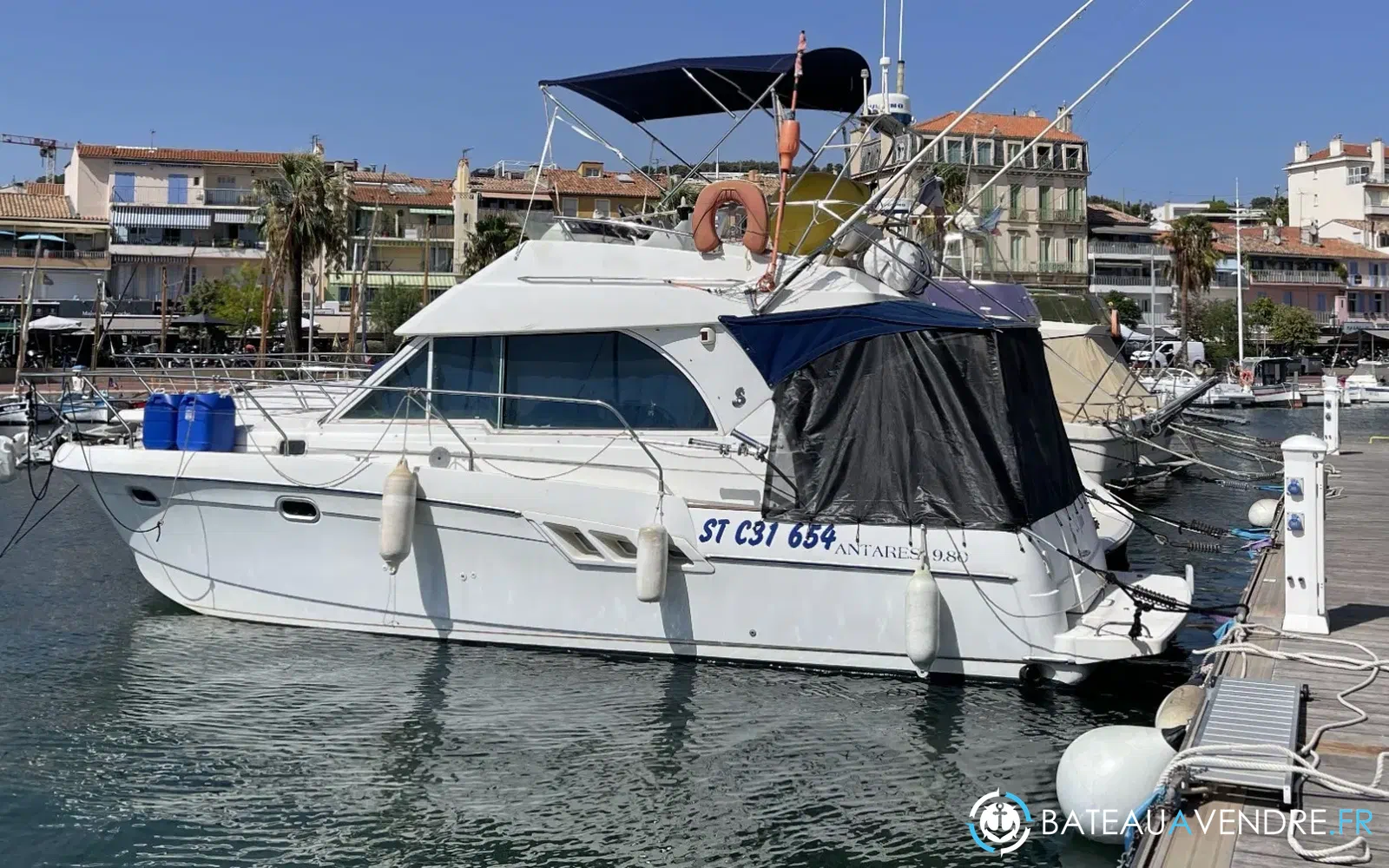 slider 1 Beneteau Antares 980 Fly